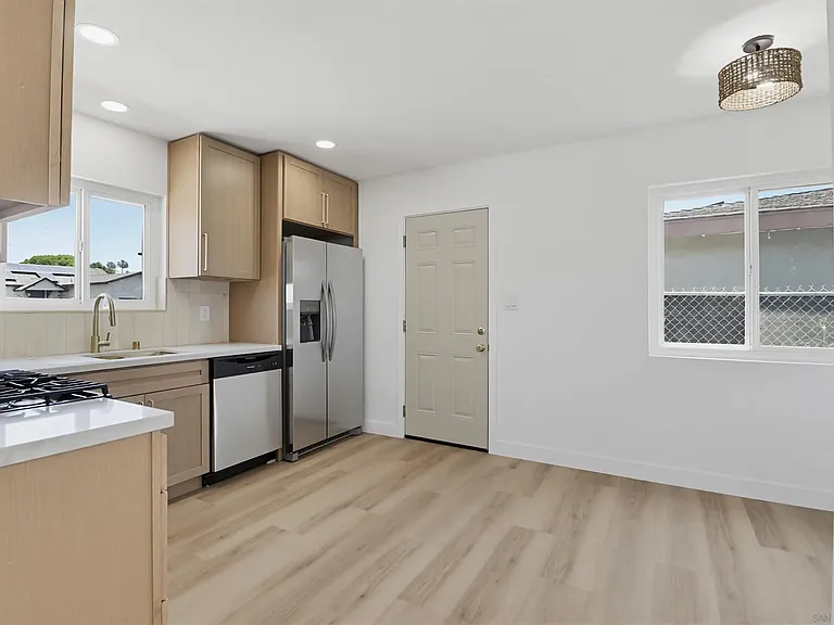 1038 Oaklawn Ave — Photo 10