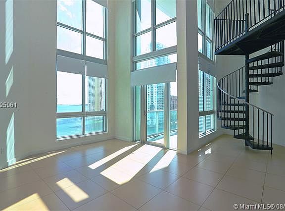 4th image of 300 S Biscayne Blvd #L-1220