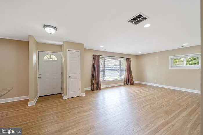 27 Chippendale Cir — Photo 8