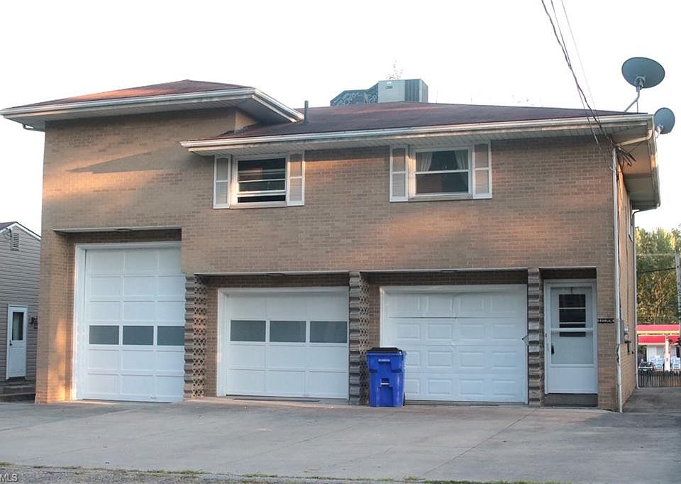 1st image of 1025 Park Ave