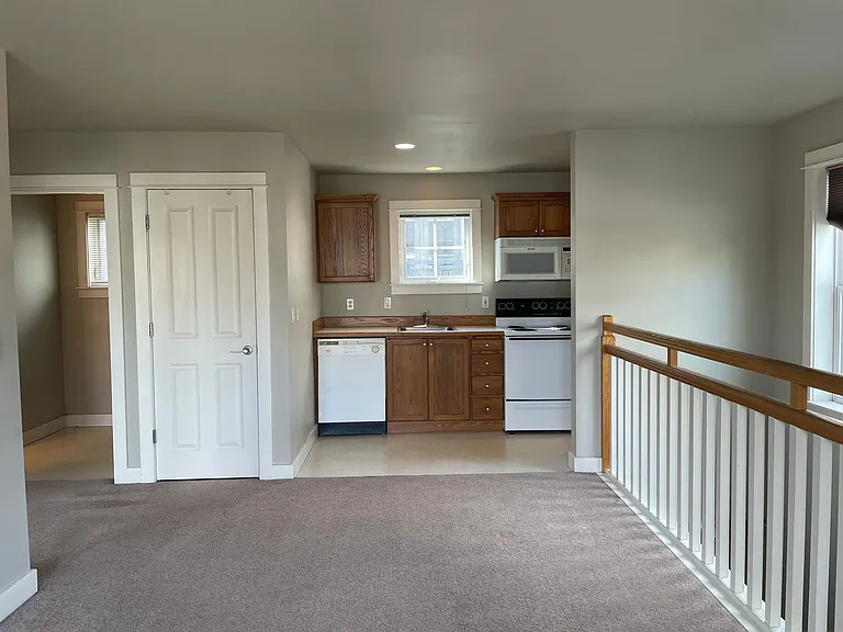 1510 NE Village St — Photo 6