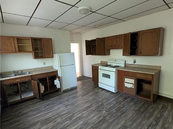 4th image of 1017 Emporia St