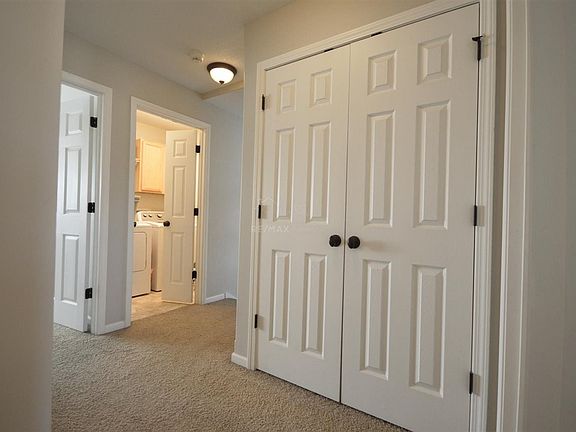 4th image of 611 W Pine St