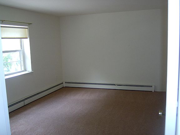 5th image of 652 Franklin Ave #9-A