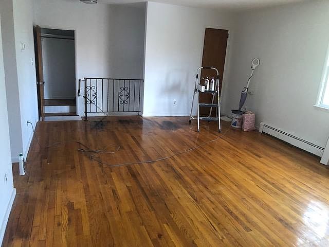 1st image of 10 Amity St