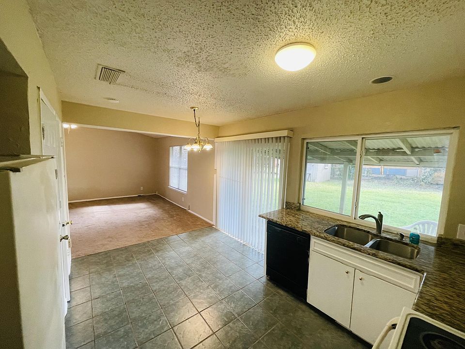 1st image of 1400 Natches Dr
