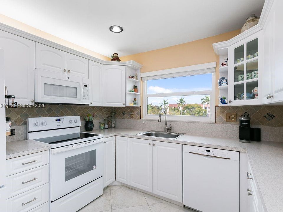 1st image of 9310 Sunrise Lakes Blvd APT 301