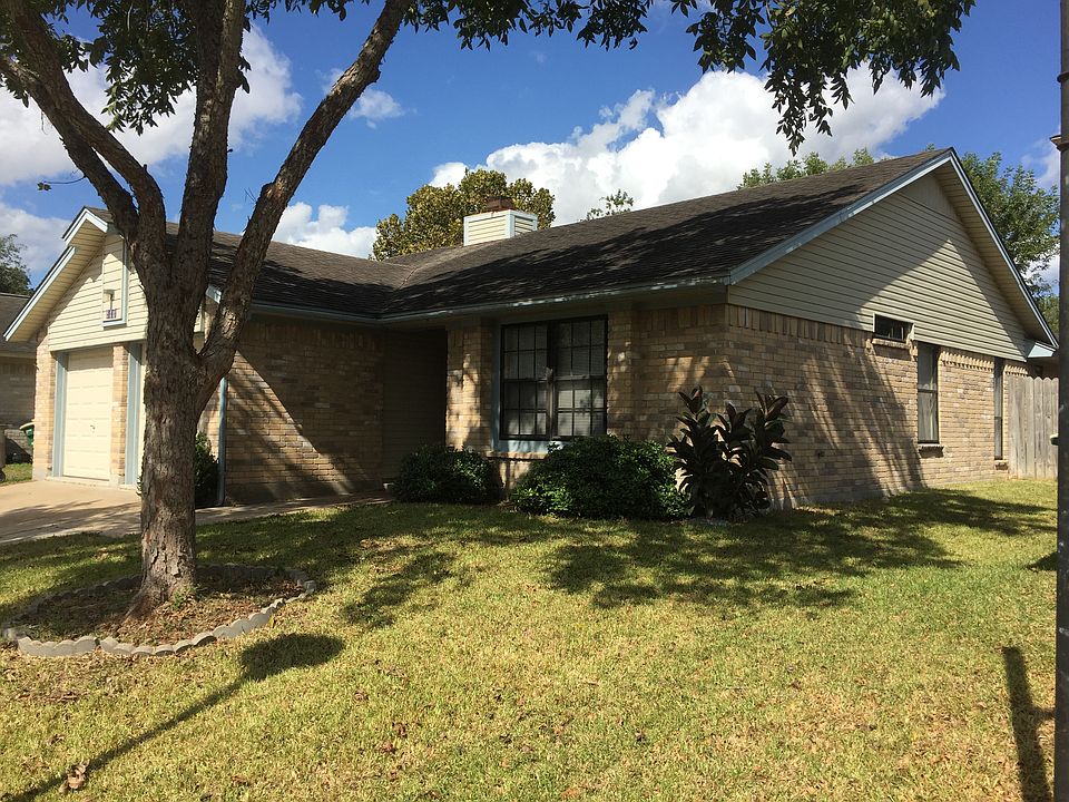 1st image of 207 Roanoke Dr
