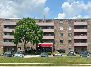 1460 Fairlane Dr APT 225, Schaumburg, IL 60193