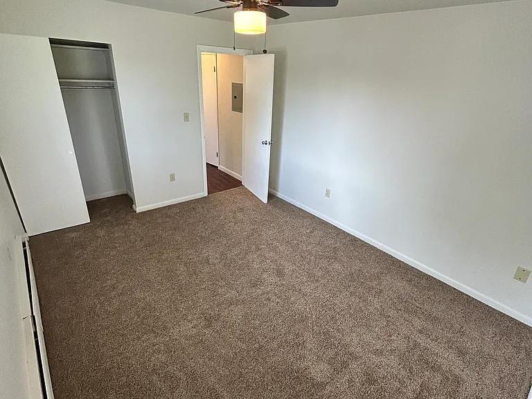 846 Youngs Ln #6 — Photo 10