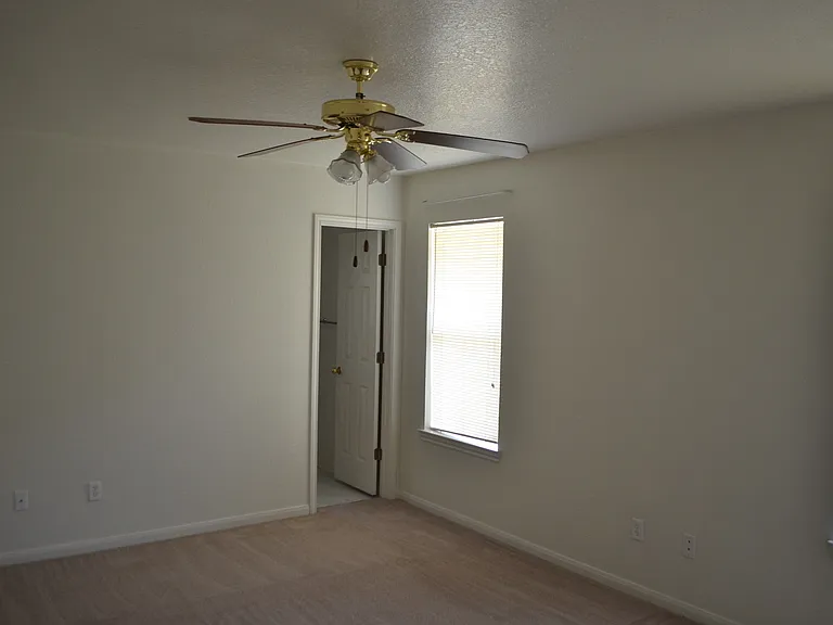 2204 Wildewood Dr — Photo 29