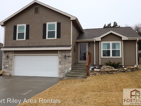 2nd image of 922 Kadence Ln