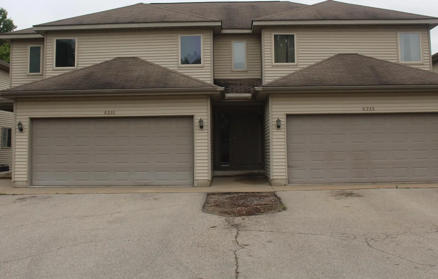 3 bed, 2.5 bath, 1434 sqft, $1,399 — Photo 1