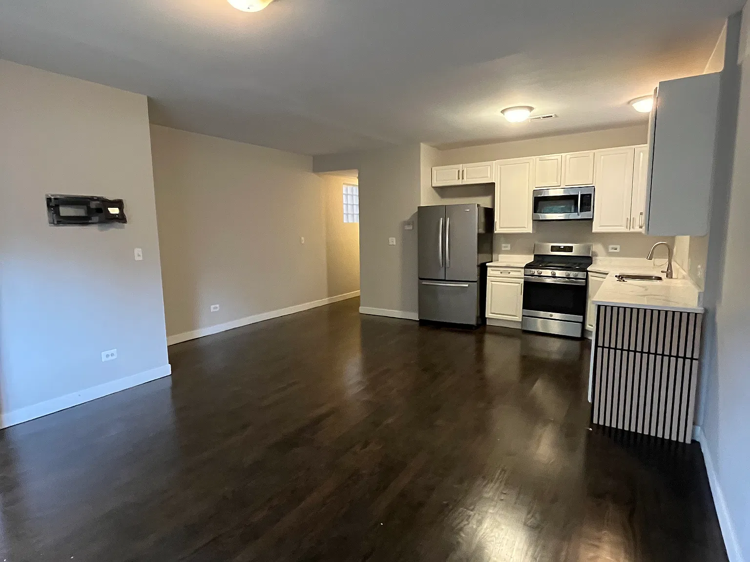 3 bed, 1300 sqft, $1,950 — Photo 3