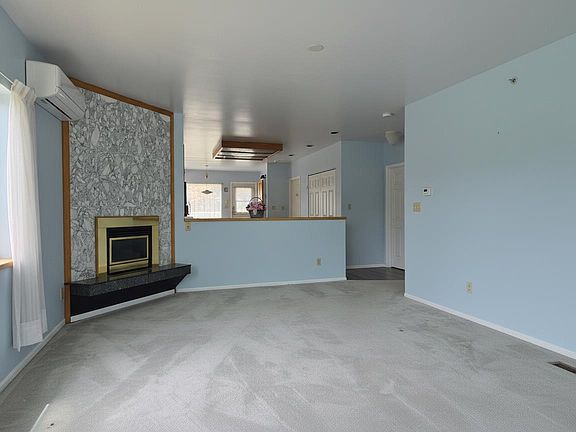 4th image of 4298 McGill St