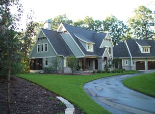 544 Pinnacle View Dr NE, Ada, MI 49301