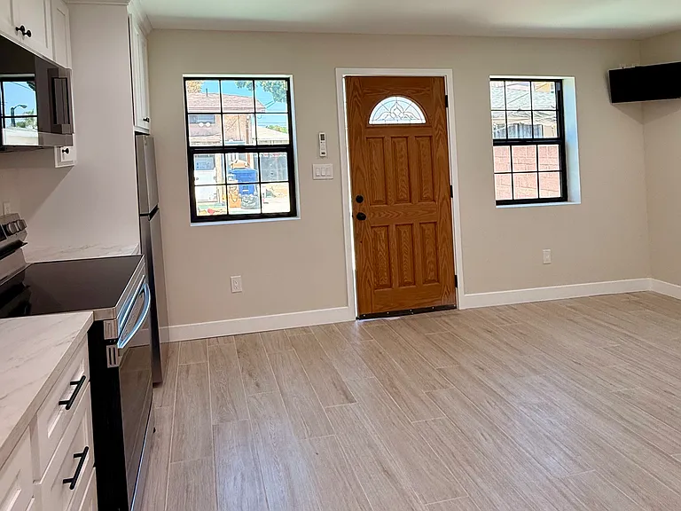 10304 Virginia Ave #B — Photo 4