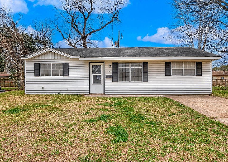 1st image of 3417 Moonlake Cir