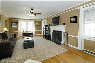 3rd image of 1205 Cambridge Dr