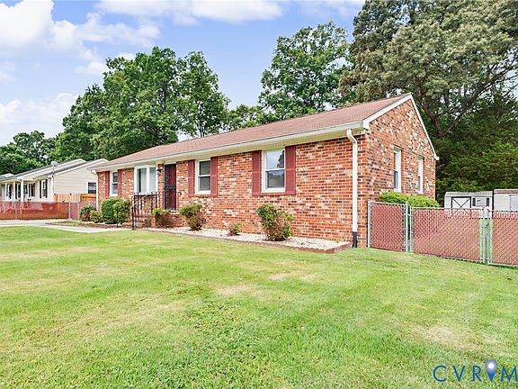 3rd image of 509 Briarwood Cir