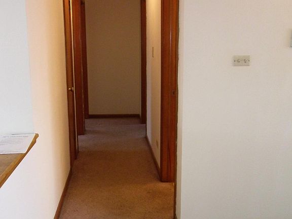 Hallway to bedrooms