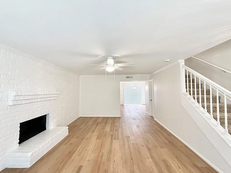 1499 Springrock Ln — Photo 3