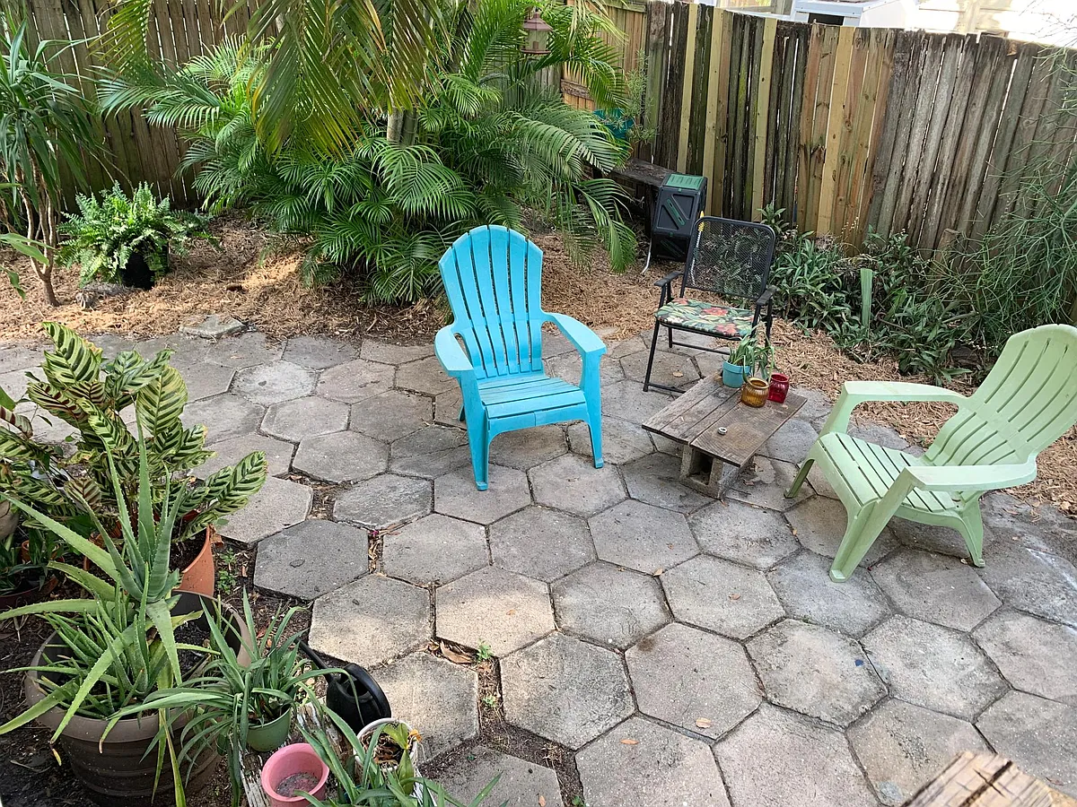 Fenced patio - 351 7th Ave N #2
