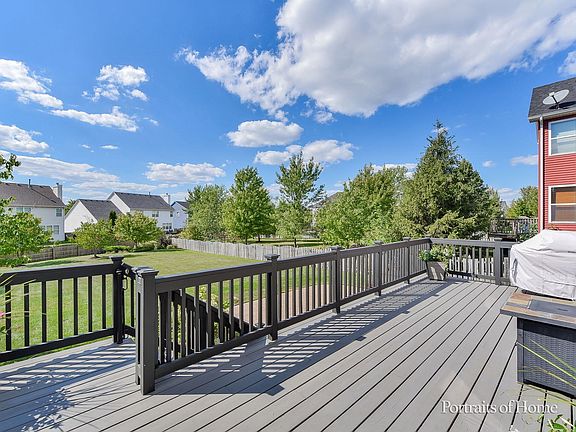 Maintenance Free Deck Offers Tree Top Views and Ideal for Outdoor Dining!