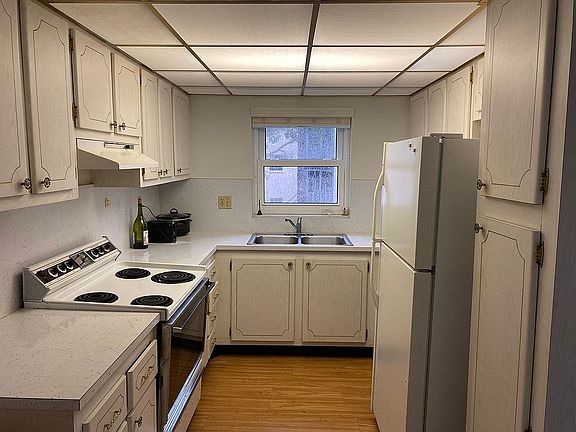 4th image of 25188 Marion Ave APT A205