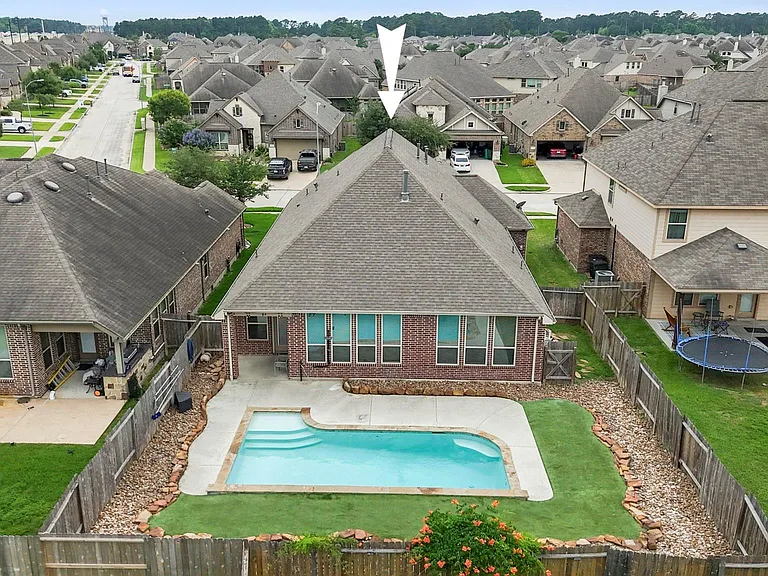 22310 Taren Ct — Photo 38