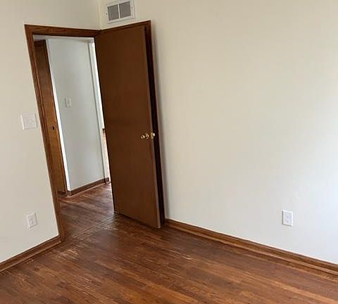 5th image of 23583 Clifford Dr