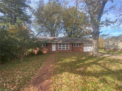 106 S Wilson St, Madison, NC, 27025