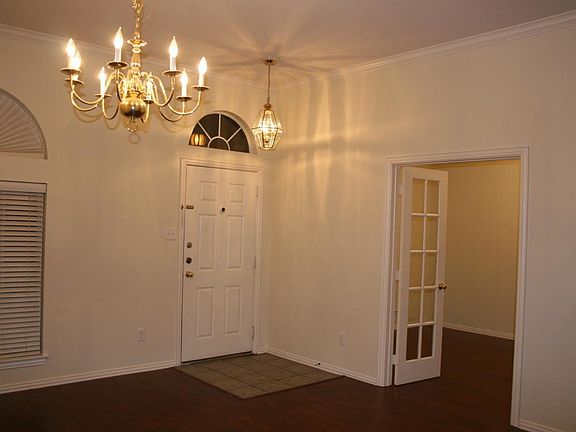 4th image of 2609 Oxford Oaks Ln