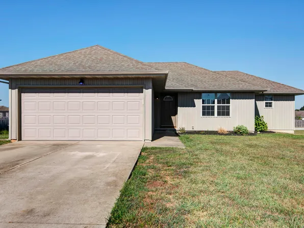 107 Cherry Avenue, Clever, MO 65631
