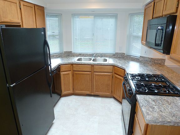 5th image of 1102 Fairview St SE
