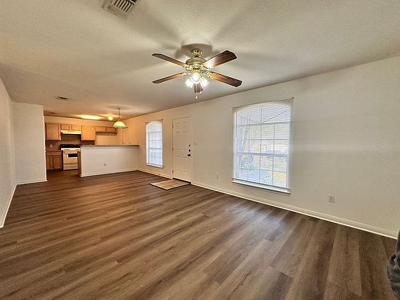 4th image of 3013 Pine Valley Dr