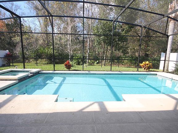 3rd image of 215 Magnolia Park Trl