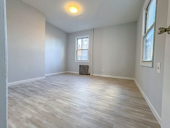 3rd image of 2509 Astoria Blvd Ste 2