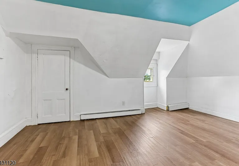27 Willow Ave — Photo 4