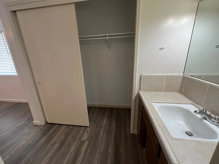 7200 Bennington Way — Photo 16