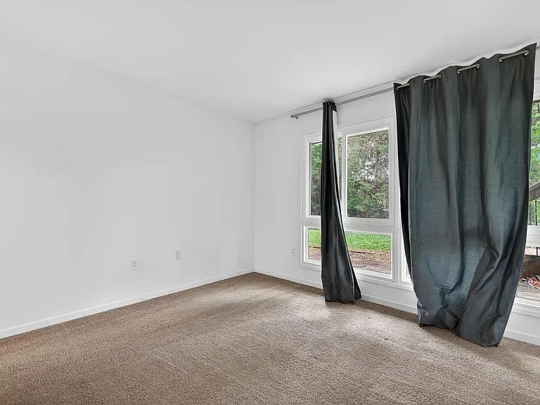 9404 Woodington Dr — Photo 33