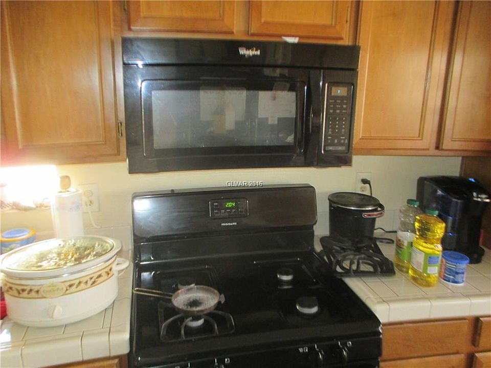 2nd image of 5035 Camino Del Santo Pkwy #0