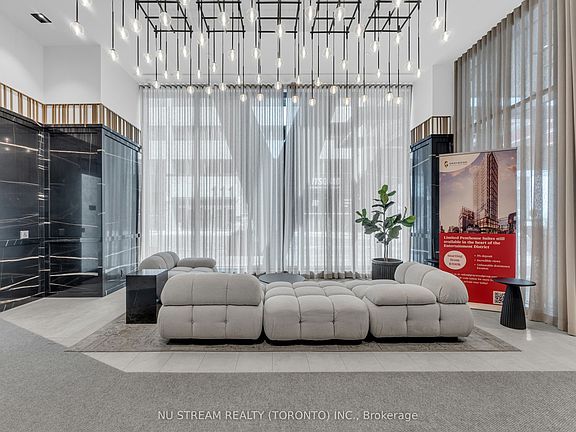 2nd image of 108 Peter St #2206