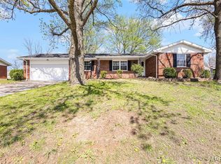 2804 Cypress Dr, Saint Charles, MO 63301