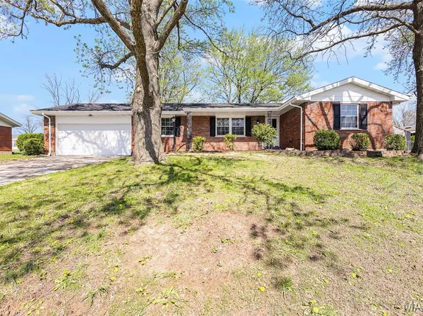2804 Cypress Dr, Saint Charles, MO 63301