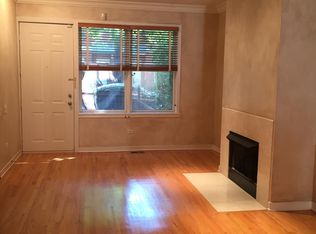 1354 W Fillmore St #A, Chicago, IL 60607