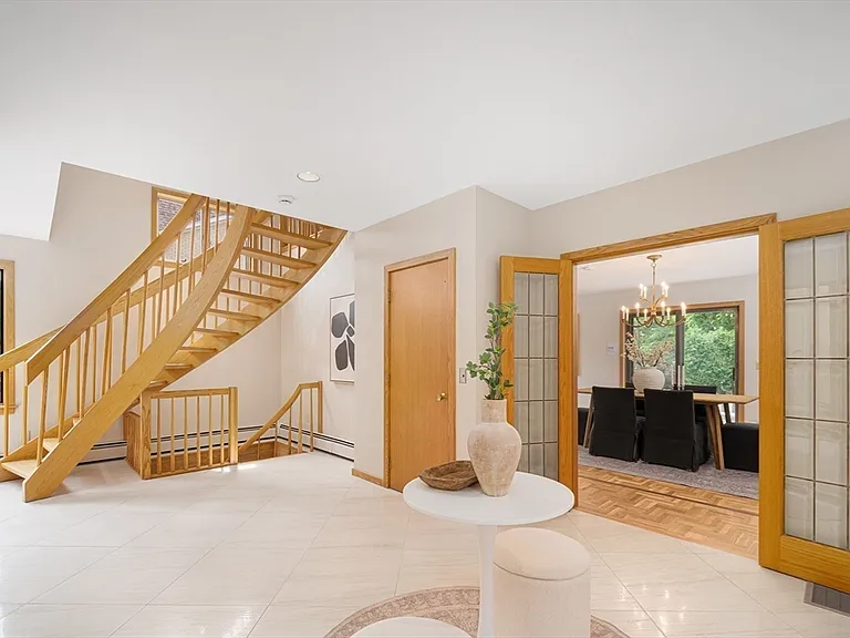 14 Maxcy Dr — Photo 10