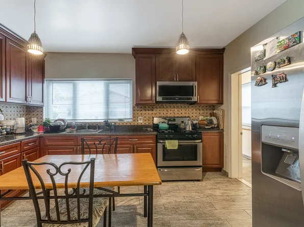 3817 Oceanic Avenue image 12 of 37