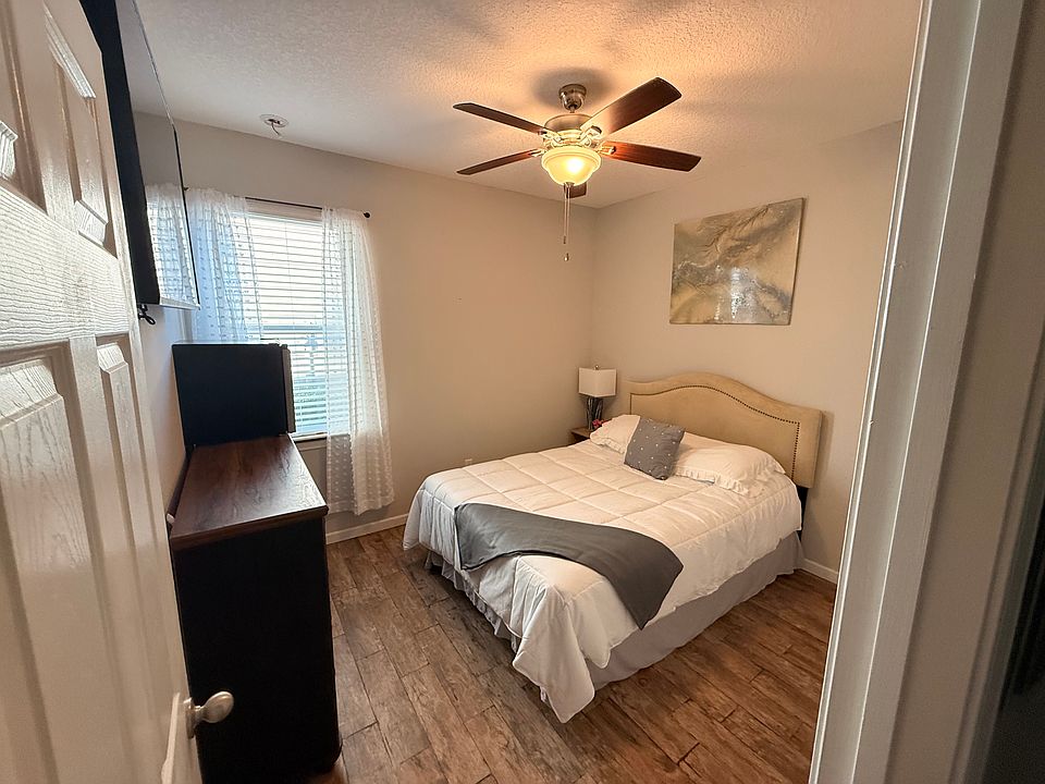 1st image of 452 Sanctuary Dr #1
