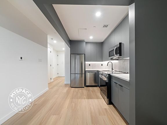 4th image of 931 Carroll St #312